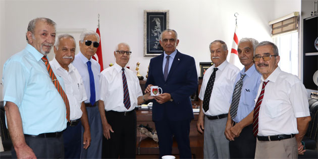�avu�o�lu: 'Tarih bilincine sahip nesiller yeti�tirme sorumlulu�uyla hareket ediyoruz'