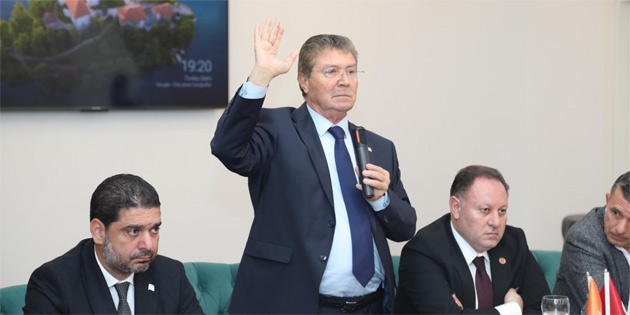  �stel: “�imdi daha �ok bir olma zaman�d�r”