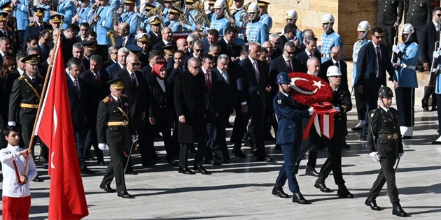 Erdoğan, Anıtkabir'i ziyaret etti