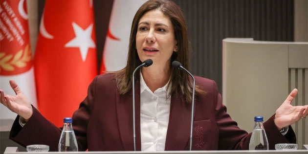 'H�k�met art�k siyaseten ��km��t�r!'