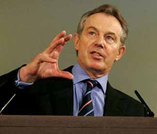 Blair: T�rkiye'deki siyasiler anayasaya uymal�
