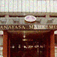 Y�ksek��retim Kanunu'na k�smi iptal