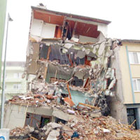 Simav 2 haftada 9 bin defa salland�