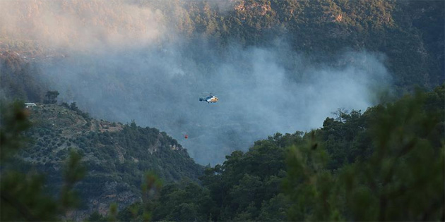 Denizli'de orman yang�n� nedeniyle 2 mahalle bo�alt�ld�