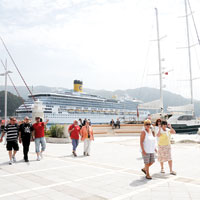 3 seferde Marmaris'e 10 bin turist getirdi