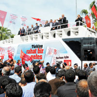 'Halkyla kucaklaan yeni CHP' diyoruz''
