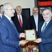 mam Hatipliler CHP’yi ziyaret etti