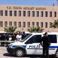 �zmir'de FET�/PDY'ye finansal destek sa�layan 4 �irkete kayyum atand� 