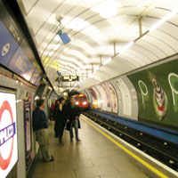Londra metrosu grevle durdu