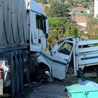 Manisa'da katliam gibi kaza: 15 l 