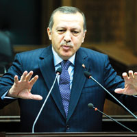 ‘KAR�ILARINDA B�Z� BULURLAR’