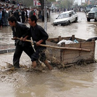 Afganistan'daki selde 6 ki�i �ld� 