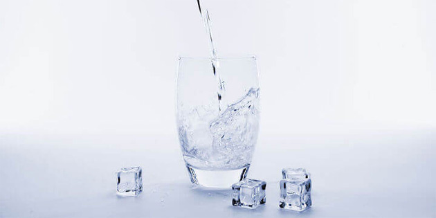 Jamaika’da Bir Hastane Temiz Su Elde Etmek in Havadaki Nemi ekiyor 