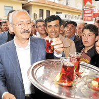 Koca koca adams�n�z ay�p de�il mi yahu?
