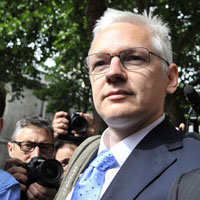 Assange yeni avukatlar ve imajyla temyize gidiyor