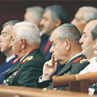 Ordu siyasetten uzakla��yor 