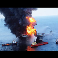 BP petrol kuyusuna yeni kapak yerle�tirdi 