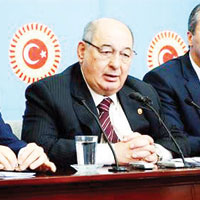 CHP: Meclis tatile girmesin 