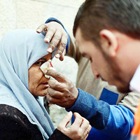 �srail askerleri Filistinlilere sald�rd� 