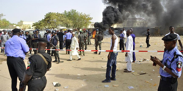 Nijerya'da camiye sald�r�: 20 �l�