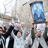 ran'da muhaliflerle ynetim yanllar arasnda atma kt