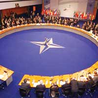 �srail'e de�il Pakistan'a davet 