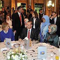Erdo�an'�n da oldu�u yemekte skandal 