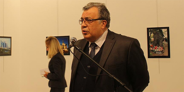 Rusya'n�n Ankara B�y�kel�isi silahl� sald�r�da hayat�n� kaybetti