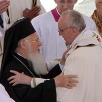 Vatikan’da tarihi kucakla�ma