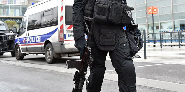 Fransa'da polise saldr