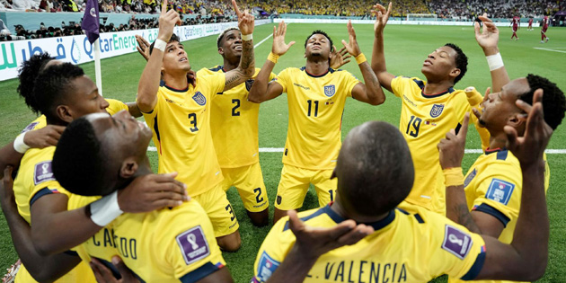 FUTBOL BAYRAMI BA�LADI! 