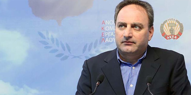 Akel Genel Sekreteri Stefanu, ngiliz Yksek Komiseri’yle grt