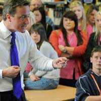 ngiliz ana muhalefet liderine yumurtal saldr