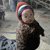 inli ocuklar zincirleniyor!