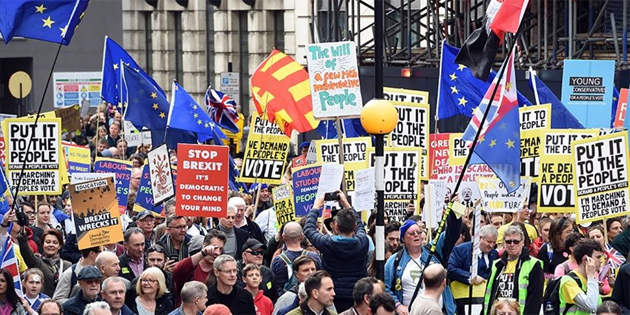 ngiltere'de yeniden referandum yaplmasn isteyen AB yanls 1 milyon kii Londra'da sokaa kt 