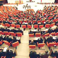 TC’de 'tam g�n' yasalla�t� 