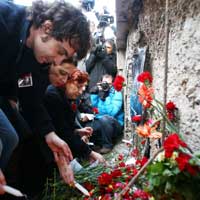 Beyaz balonlar O’nun i�in u�tu