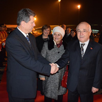 “Rum taraf tek yanl tutumlar ierisine girdi” 