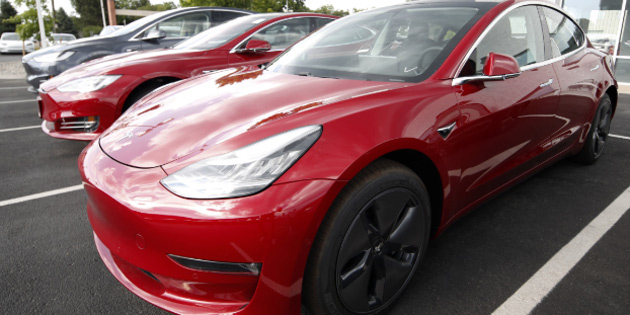 Tesla, 100.000 Model 3'e Ulat! 
