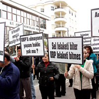 SENDKALAR TEN DURDURMALARI PROTESTO EYLEM YAPTI