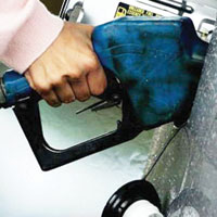 Petrol fiyatlar� geriledi akaryak�t insafa geldi