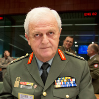 K�br�s T�rk ta��nmazlar� idaresi memurlar� de�i�iyor 