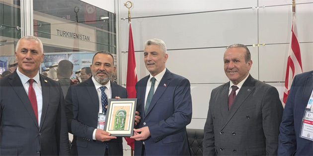 Bolat, Helal Expo Fuar’nda KKTC standn ziyaret etti