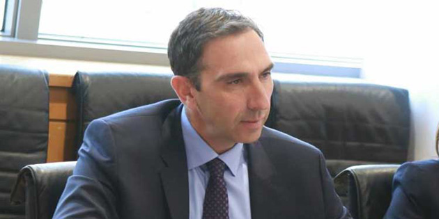 “Yeil Hat boyuna dikenli tel ekilmesi Kbrs’a siyasi bedel yaratt” 