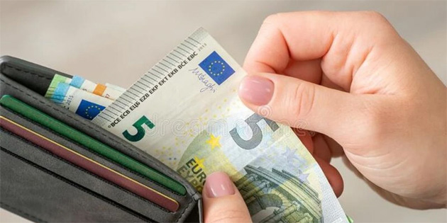 G�ney K�br�s’taki bir ara�t�rmaya g�re �al��anlar�n �o�u maa�lar�ndan memnun de�il