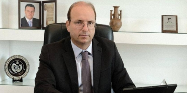 Rum Savunma Bakan Haralambos Petridis “Simerini” gazetesine deme verdi 