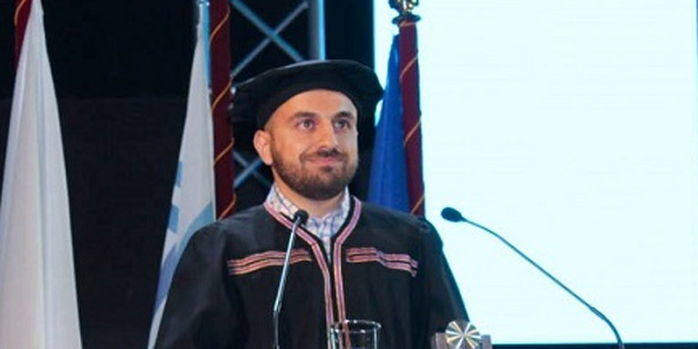 RUM AKADEM�SYENDEN TAR�HE I�IK TUTAN �T�RAF 