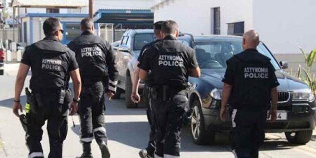 Baf’ta polislerin otellere “komando basknlar” yapmasna tepki 