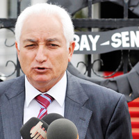BAY-SEN’DEN BABAKANLIK KAPISINA SYAH ELENK 