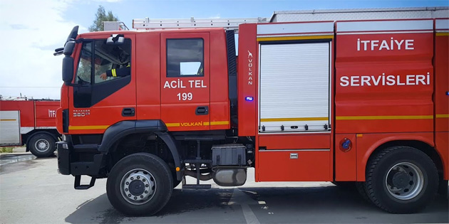 Ye�ilk�y’de y�ld�r�m d��en ormanda yang�n ��kt�